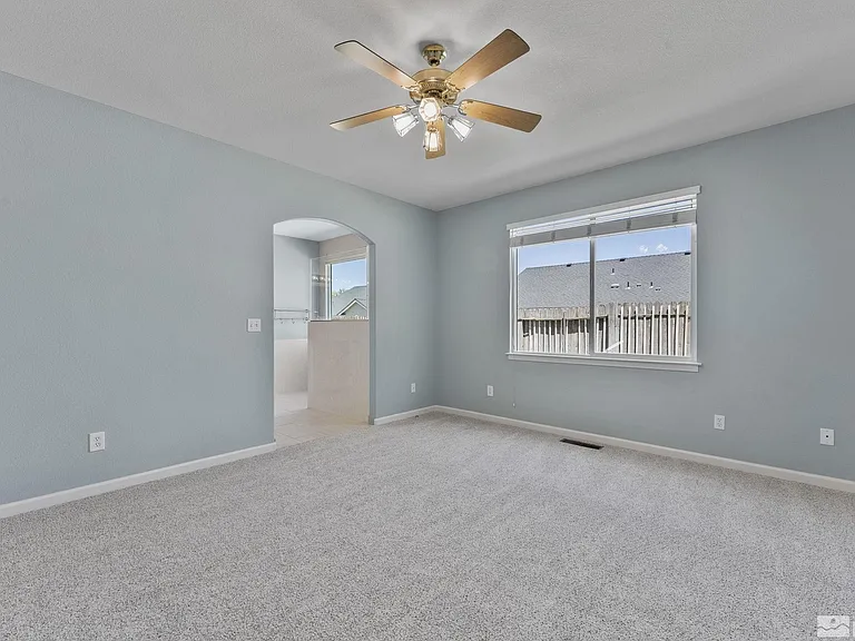 1370 Chichester Dr — Photo 17
