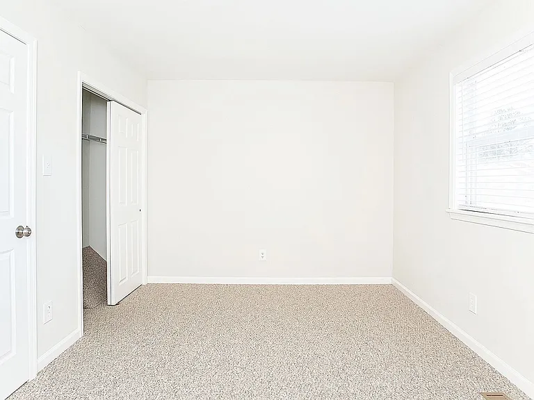 67 Heritage Ct — Photo 16