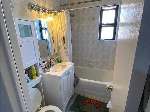 5th image of 86-25 Dongan Ave #5D