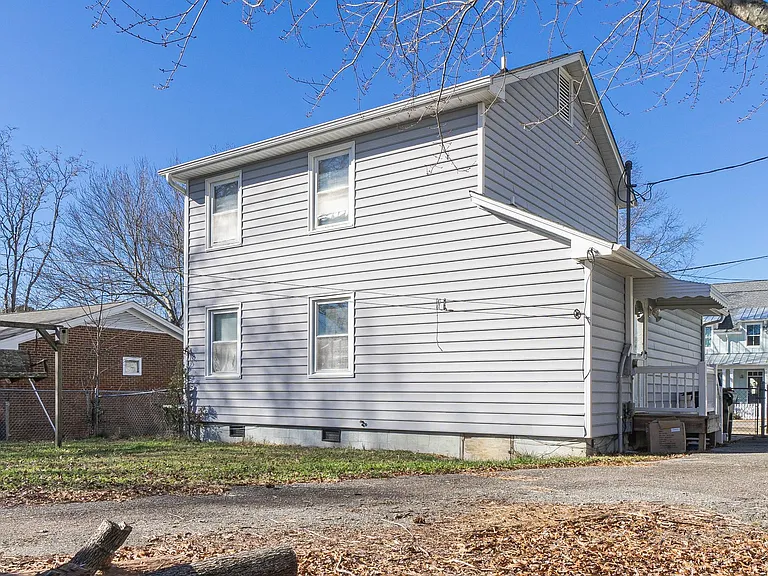 106 N Tunstall Ave — Photo 38