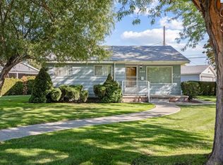 302 Rossell Ave, Richland, WA 99352