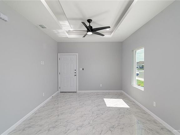 3rd image of 901 N Clarence Ave #3