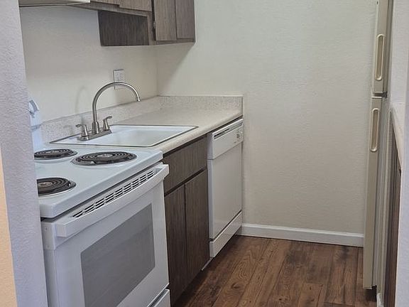 3rd image of 5666 E Hampton St #204