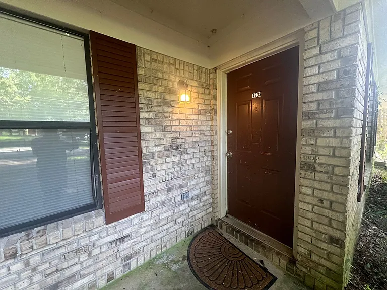 4803 Oak Meadow Dr — Photo 3