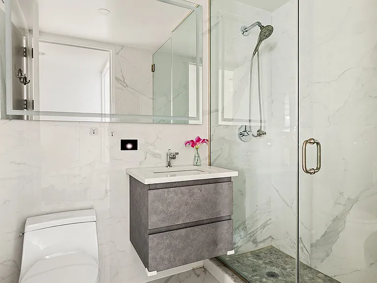 350 W 42nd St #58D — Photo 10
