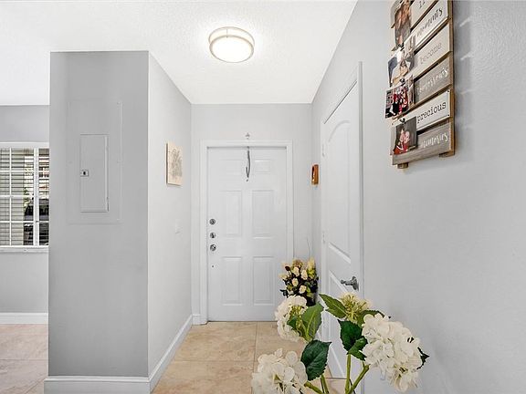 3rd image of 1136 SW 44th Terrace
