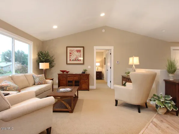 3947 Branagan Ct SE, Kentwood, MI 49512