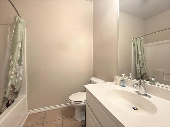 4th image of 4013 Petersburg Dr