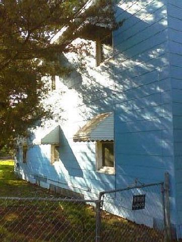 2nd image of 205 Monroe St