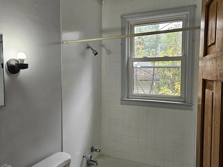 105 Pennsylvania Ave #1R — Photo 12