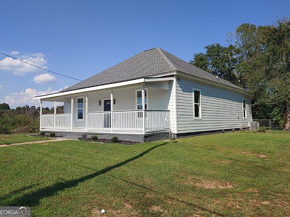 2nd image of 2 Cedar Ave