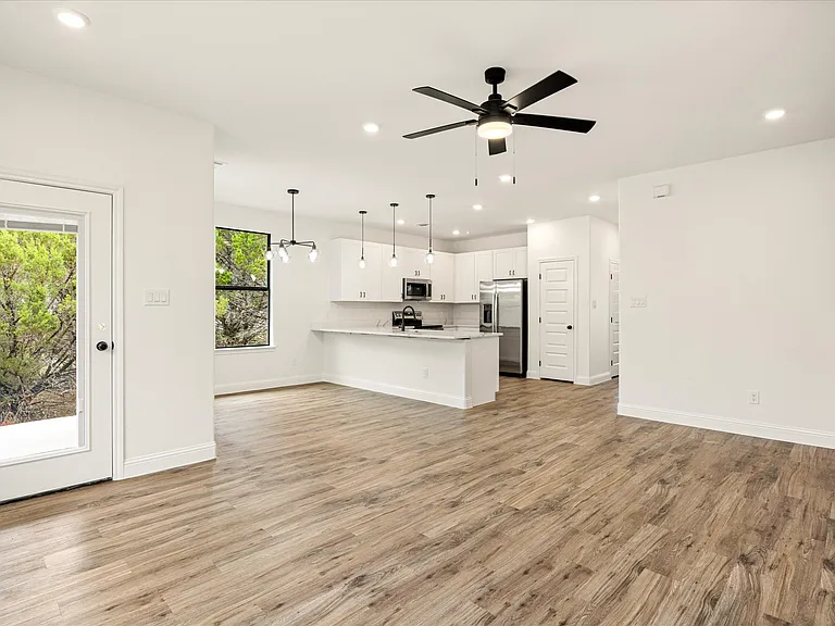 5714 Barkridge Dr — Photo 10