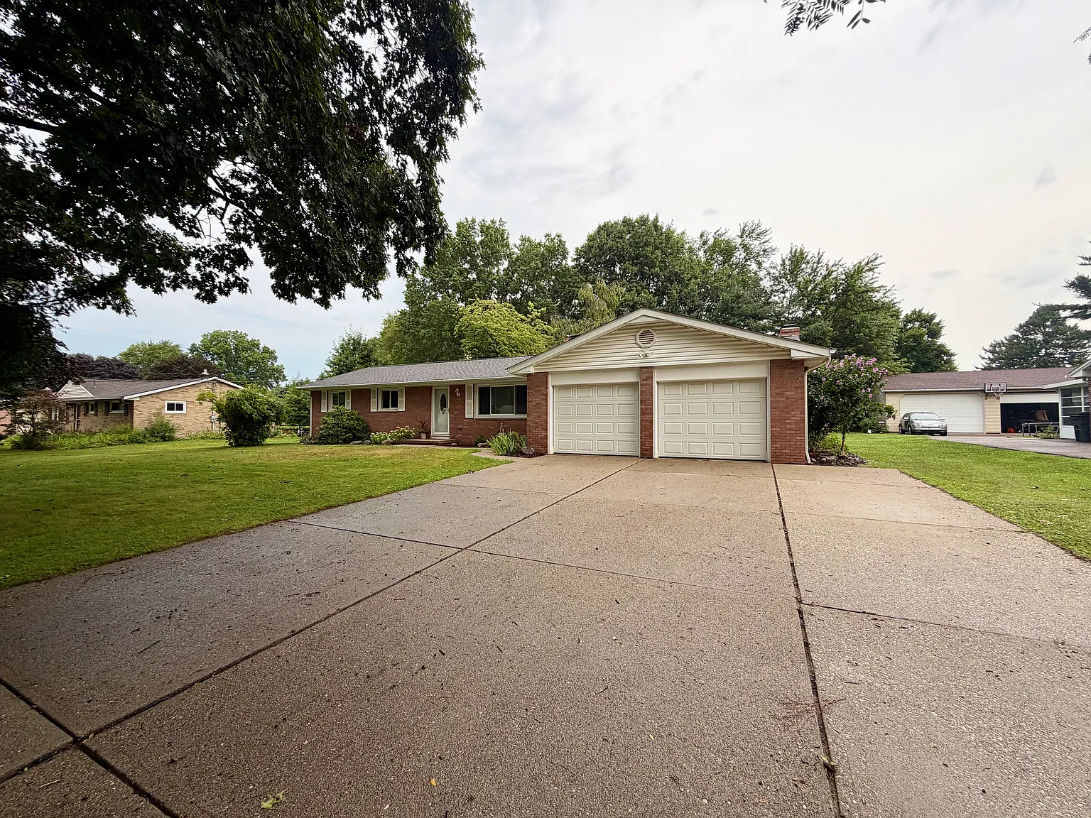 3 bed, 1456 sqft, $2,400 — Photo 1