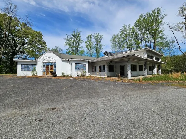 2549 State Highway 8 N, Danbury, NC 27016