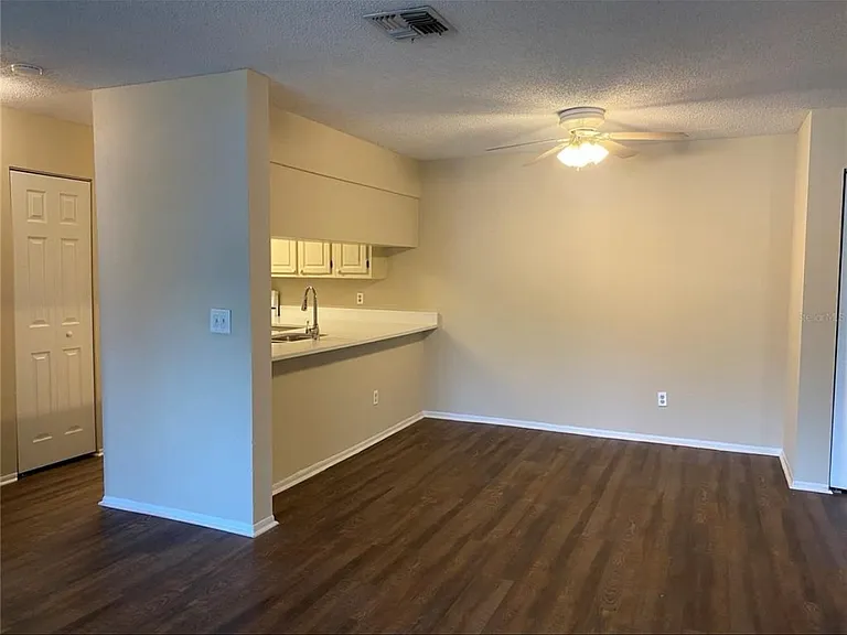 670 Kenwick Cir #204 — Photo 10