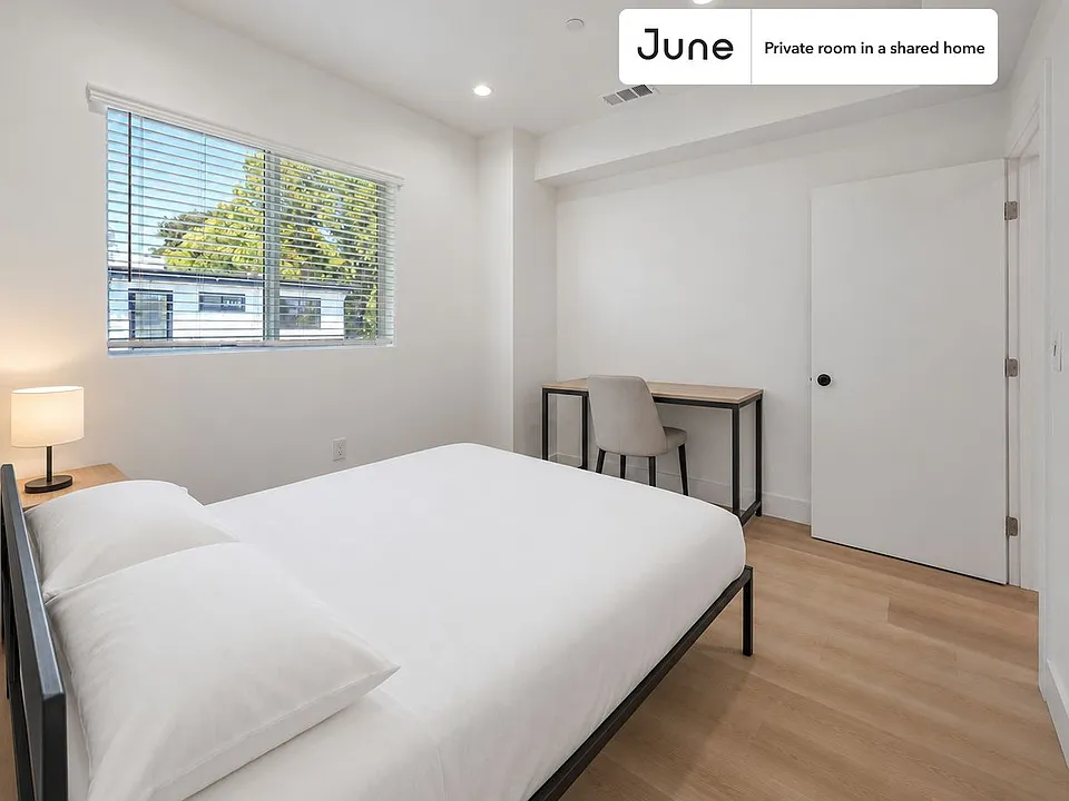 1321 N June St #C