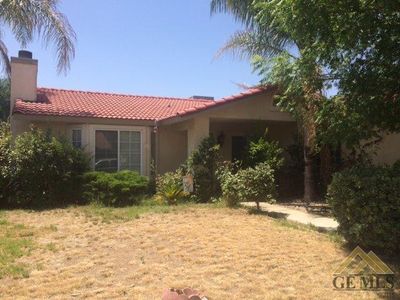 330 Camino Real Dr, Delano, CA, 93215