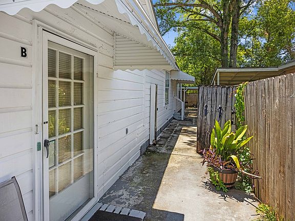 2nd image of 1706 Azalea Dr
