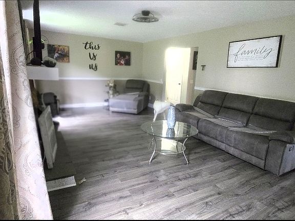 4th image of 27 Sunderland Trl