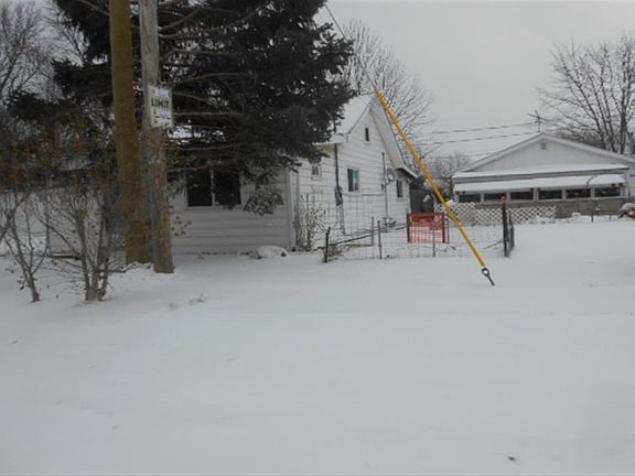 3rd image of 773 Oakwood Ave