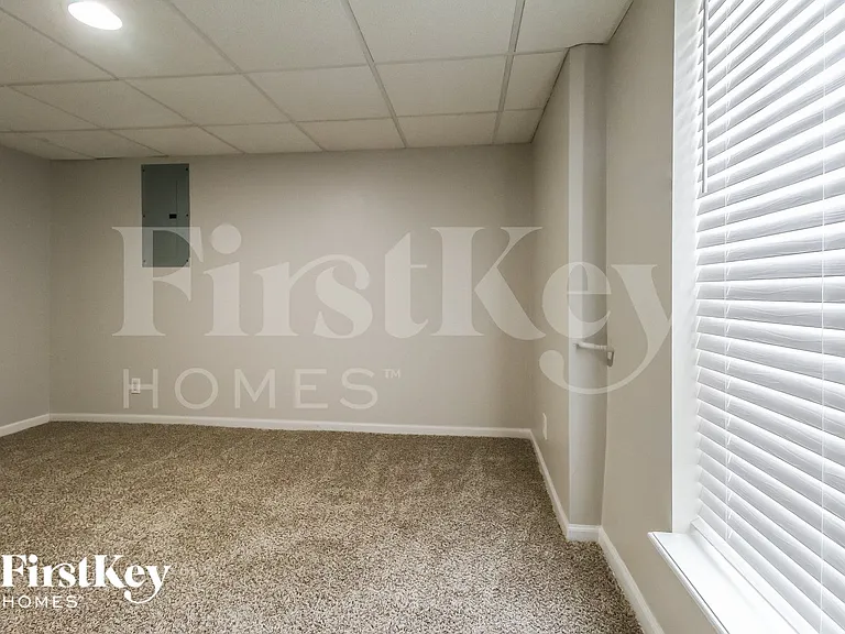 2211 Glenside Rd — Photo 9