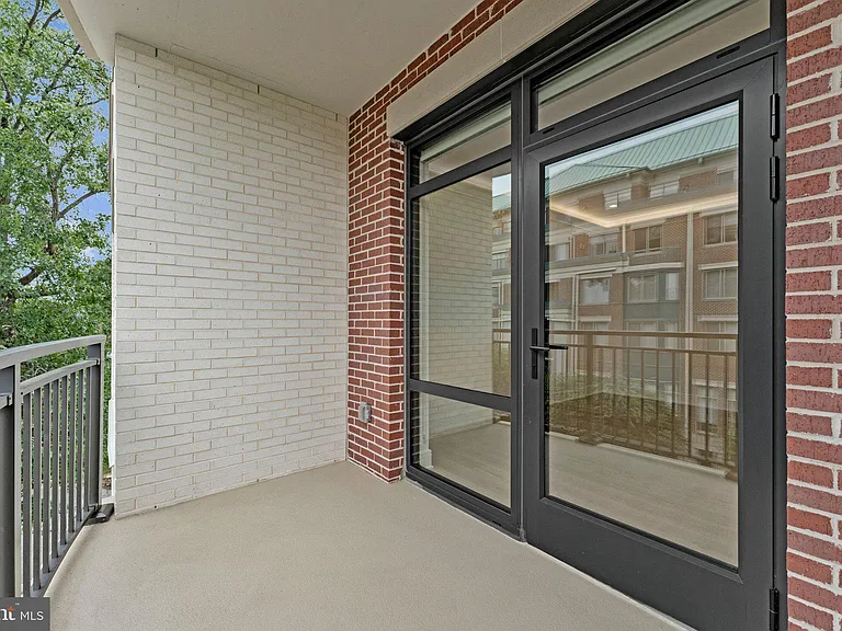 6718 Lowell Ave #507 — Photo 32