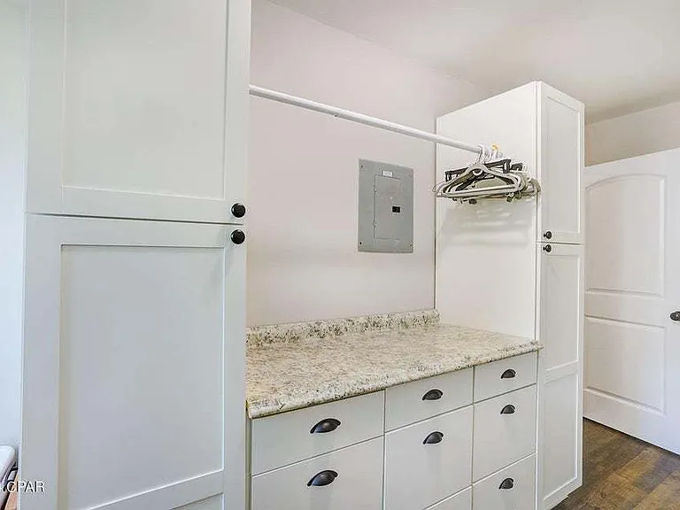 8107 Heritage Woods Ln — Photo 25