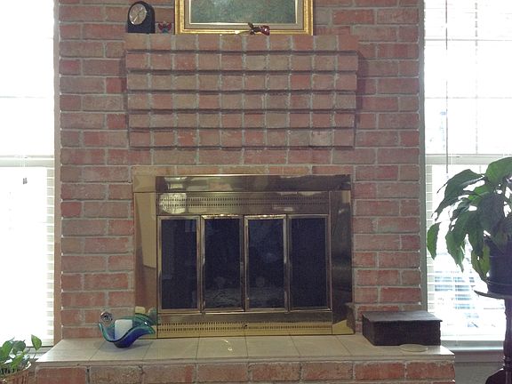 2nd image of 729 Lexington Dr