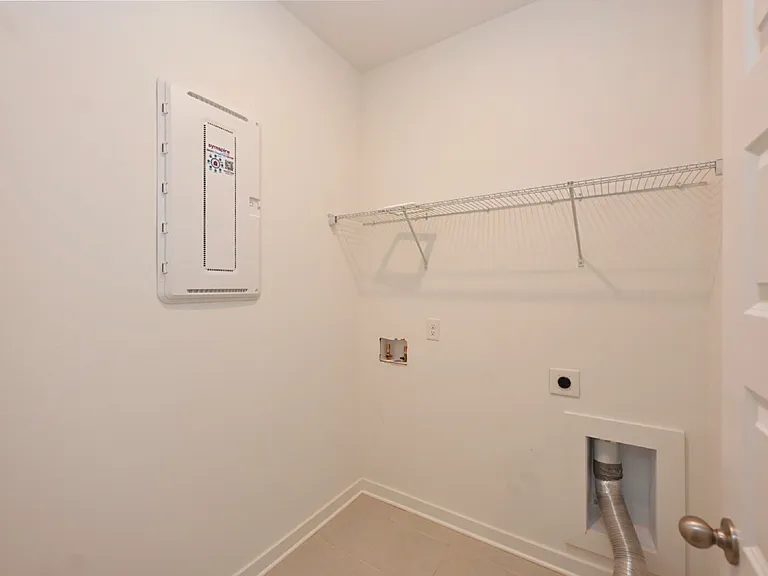 7187 Sutton Dr — Photo 25