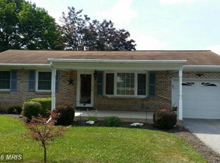 903 Brandon Dr, Chambersburg, PA 17201
