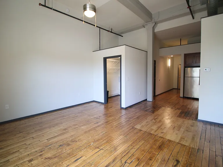 Main 2323 — Photo 9