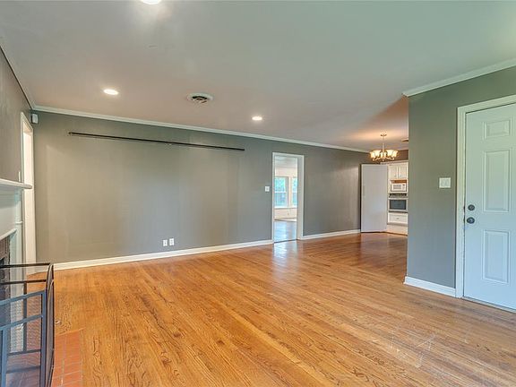 5th image of 3705 Winslow Dr