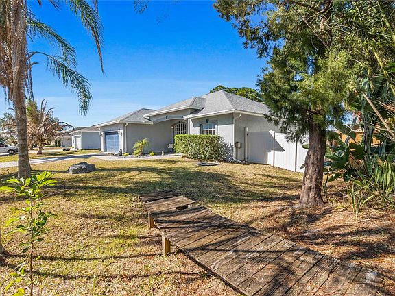 5th image of 1209 SW Emerald Avenue