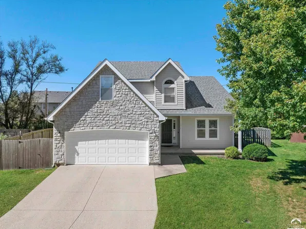 1310 Pin Oak Cir, Ottawa, KS 66067
