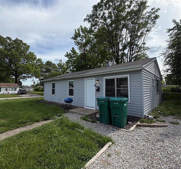 1st image of 609 Saint Cecilia Dr
