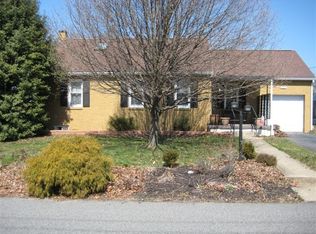 707 W 4th Ave, Parkesburg, PA 19365