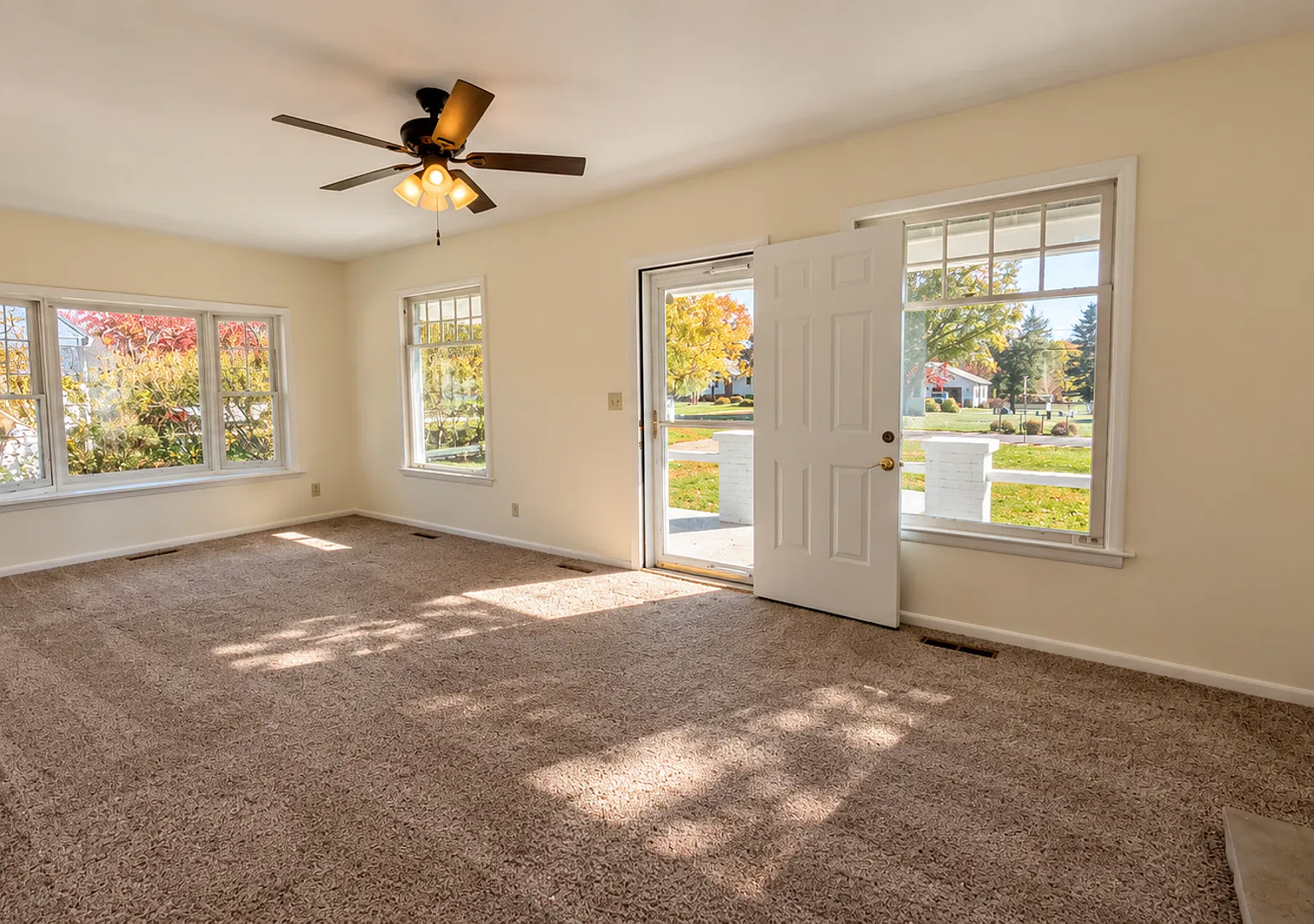 Very Nice Single-Family Home! — Photo 3