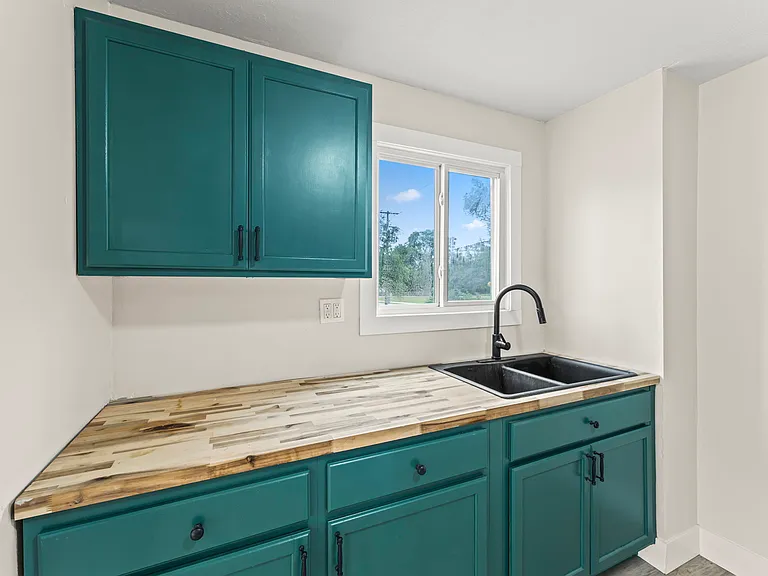 1021 S Maple Ave — Photo 31