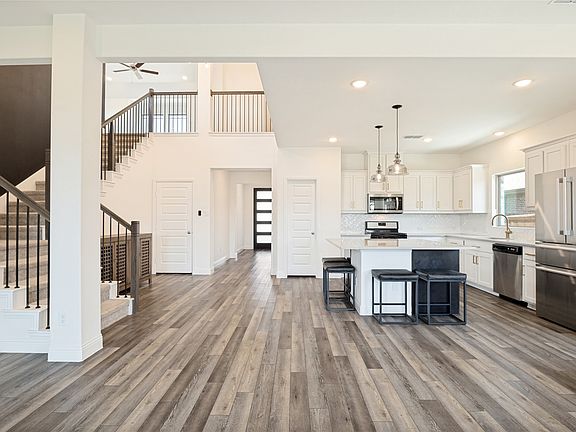 5th image of 2304 Poppy Valley Ln