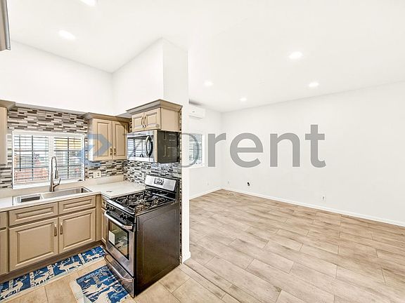5th image of 1122 Southkingsley Dr
