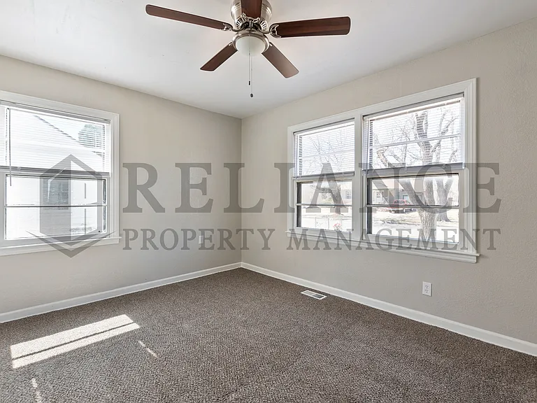 1562 Floberta St — Photo 15