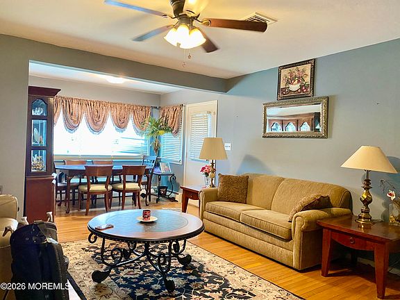5th image of 31 Pheasant Street #B