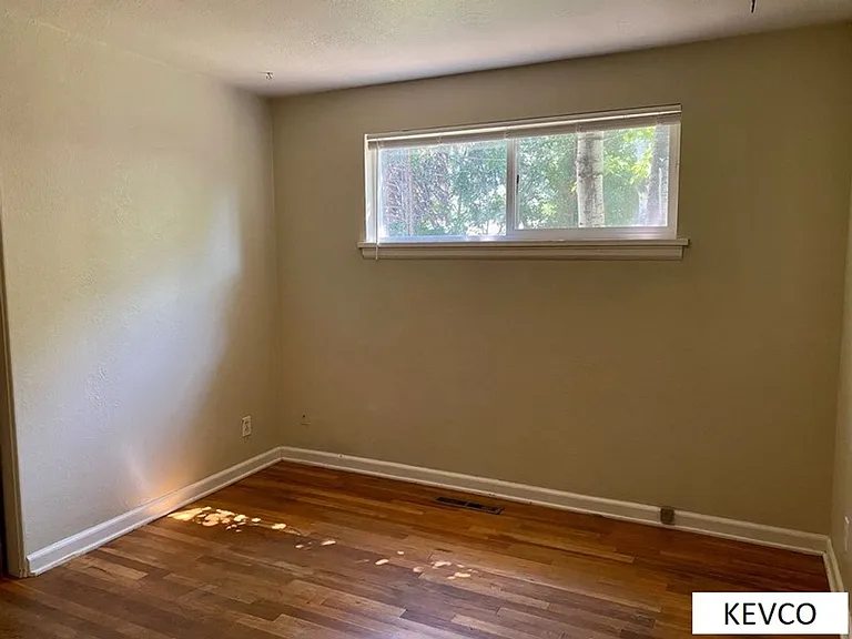 100 Kenroy Ct — Photo 17
