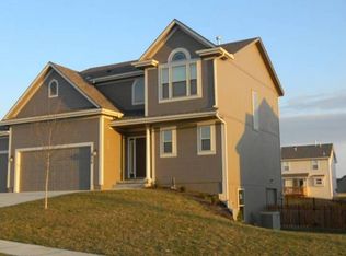 1208 Ridge Tree Ln, Pleasant Hill, MO 64080