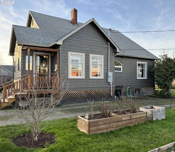 409 Quincy Ave, Cottage Grove, OR, 97424
