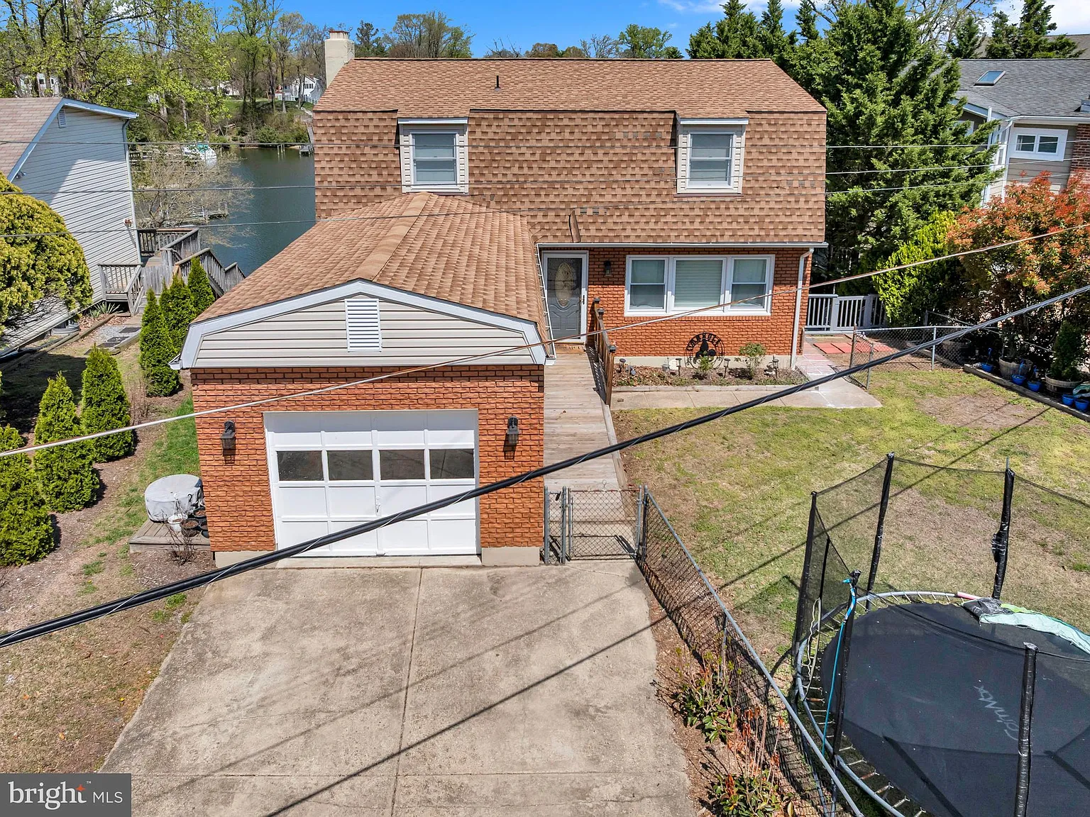 4 bed, 4.0 bath, 2062 sqft, $5,500 — Photo 3