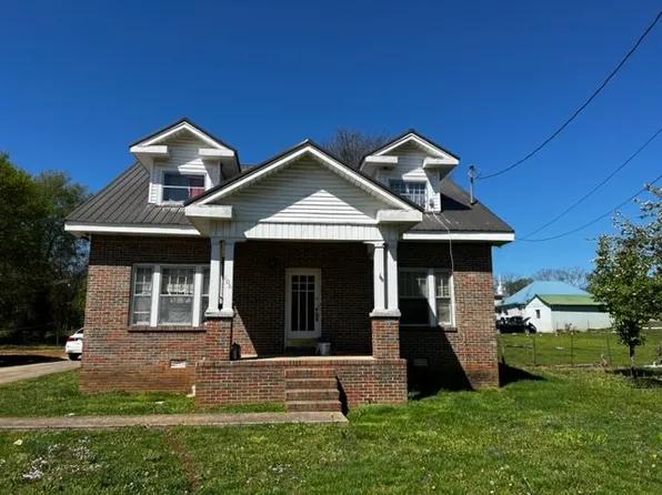 106 6th Ave S, Decherd, TN 37324