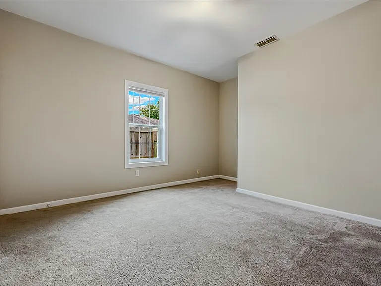 1622 Woodlawn Dr — Photo 12
