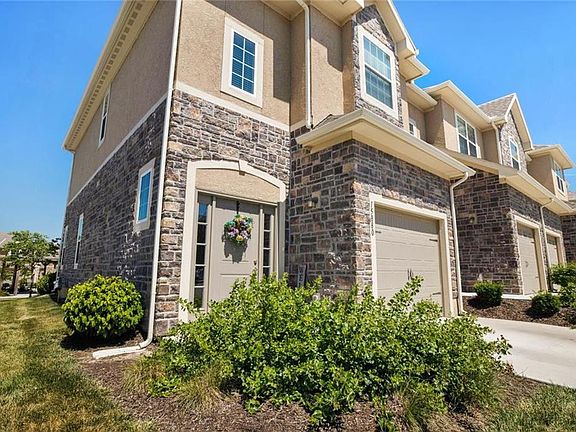 2nd image of 15880 Valley View Dr