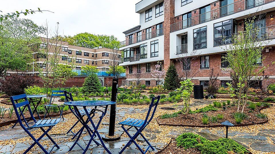 1st image of 74 Maujer St #3J
